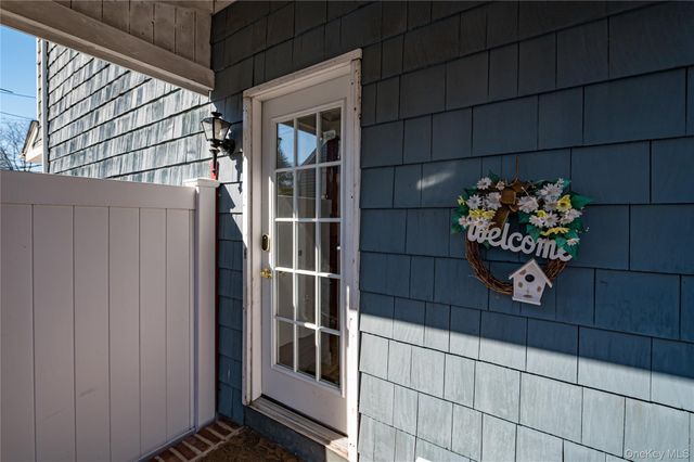 9 Leeds Street, South Huntington, NY 11746