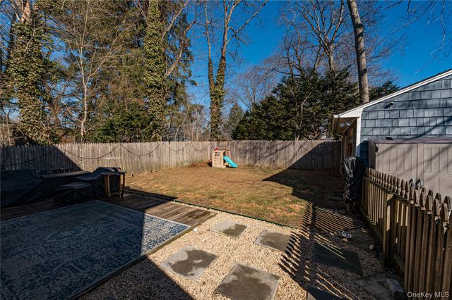 9 Leeds Street, South Huntington, NY 11746