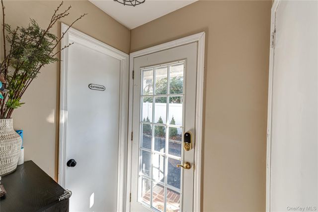 9 Leeds Street, South Huntington, NY 11746