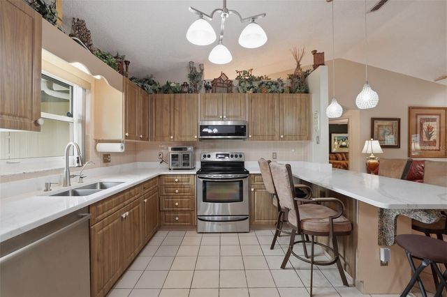 2425 HAWK GRIFFIN ROAD, Plant City, FL 33565