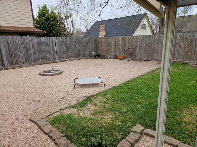 409 N Travis Street, Deer Park, TX 77536