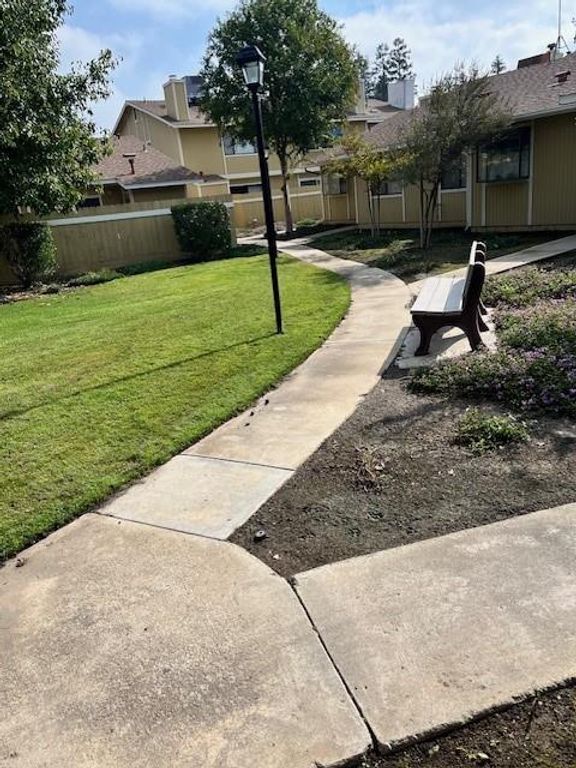 4885 N Backer Avenue # 125, Fresno, CA 93726