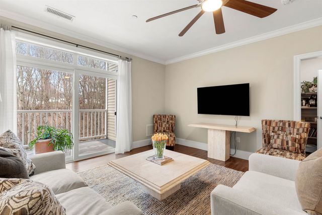 2 Henry David Dr Unit 209, Nashua, NH 03062