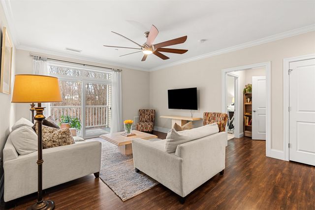 2 Henry David Dr Unit 209, Nashua, NH 03062