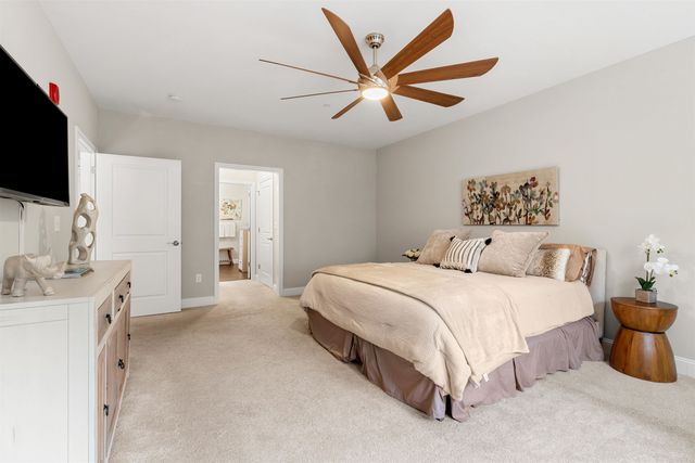 2 Henry David Dr Unit 209, Nashua, NH 03062