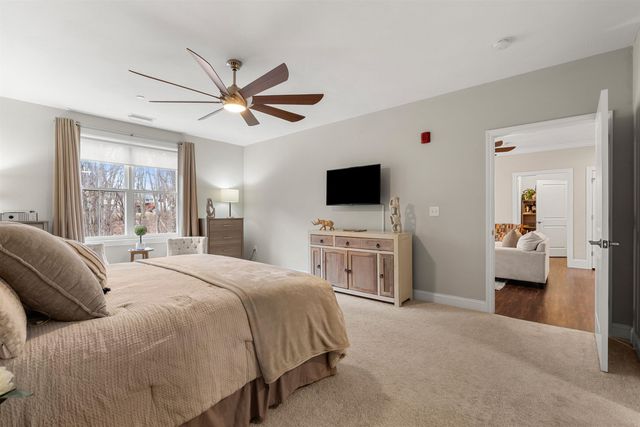 2 Henry David Dr Unit 209, Nashua, NH 03062