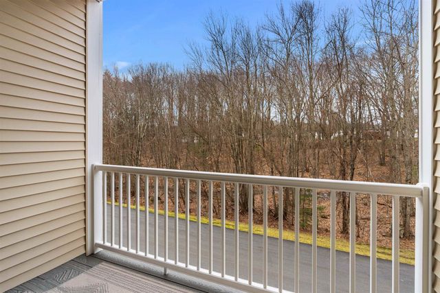 2 Henry David Dr Unit 209, Nashua, NH 03062