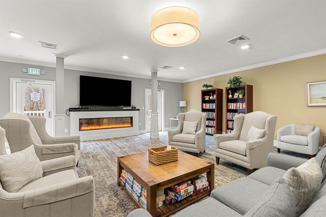 2 Henry David Dr Unit 209, Nashua, NH 03062