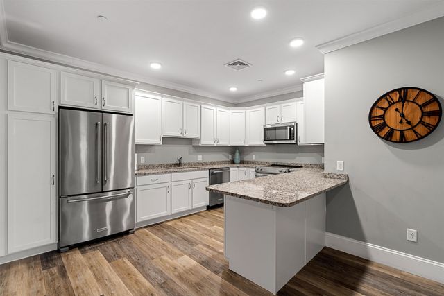 2 Henry David Dr Unit 209, Nashua, NH 03062