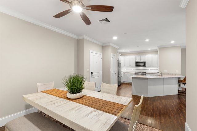 2 Henry David Dr Unit 209, Nashua, NH 03062