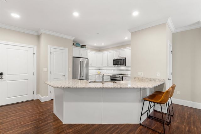 2 Henry David Dr Unit 209, Nashua, NH 03062