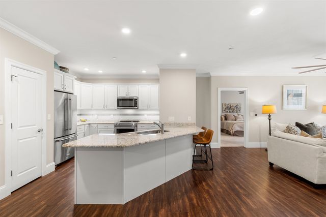 2 Henry David Dr Unit 209, Nashua, NH 03062