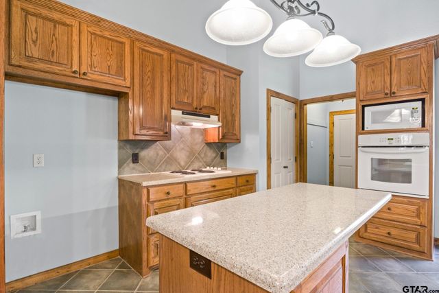 153 County Road 2433, Pittsburg, TX 75686