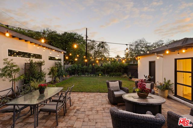5592 W 82nd Street, Los Angeles, CA 90045