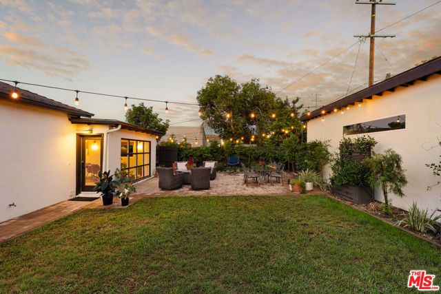 5592 W 82nd Street, Los Angeles, CA 90045