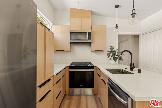 5592 W 82nd Street, Los Angeles, CA 90045