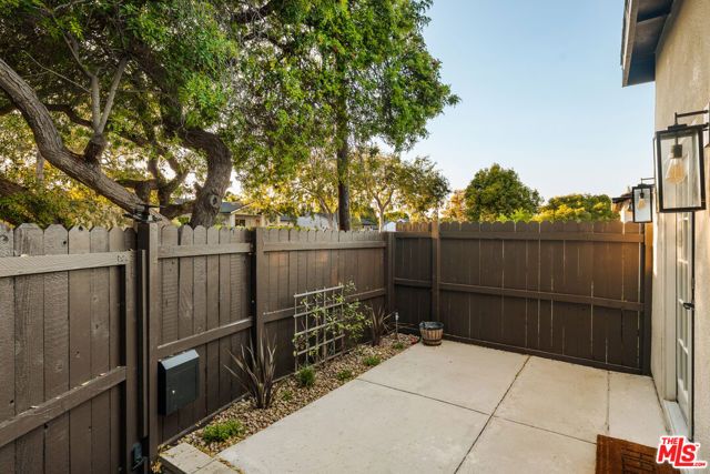 5592 W 82nd Street, Los Angeles, CA 90045