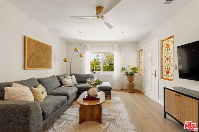 5592 W 82nd Street, Los Angeles, CA 90045