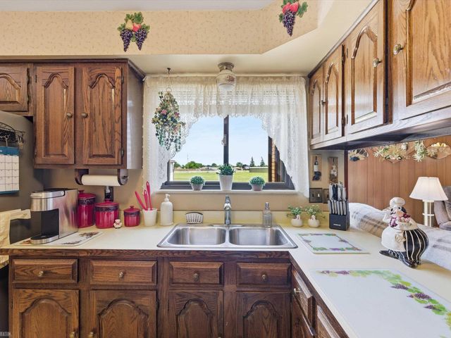35842 Malibu Drive, Sterling Heights, MI 48312