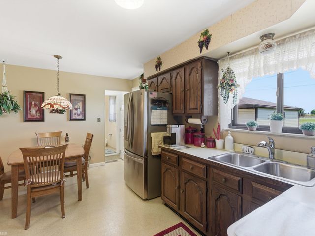 35842 Malibu Drive, Sterling Heights, MI 48312
