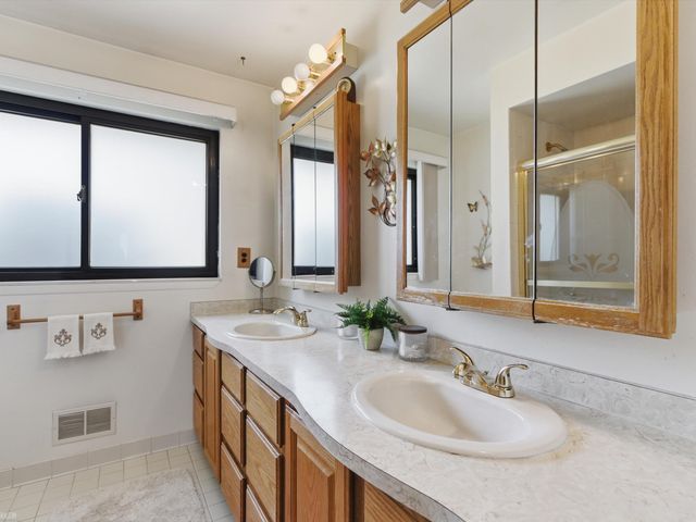 35842 Malibu Drive, Sterling Heights, MI 48312
