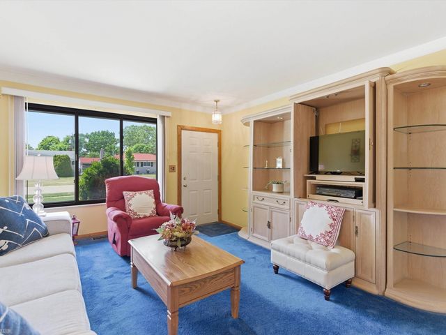 35842 Malibu Drive, Sterling Heights, MI 48312