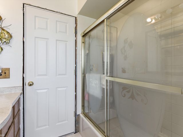 35842 Malibu Drive, Sterling Heights, MI 48312