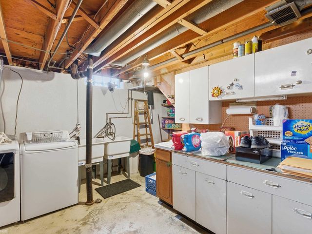 35842 Malibu Drive, Sterling Heights, MI 48312