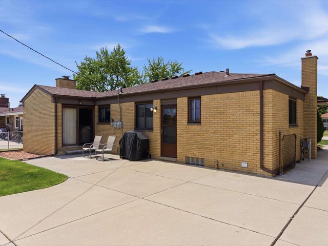 35842 Malibu Drive, Sterling Heights, MI 48312