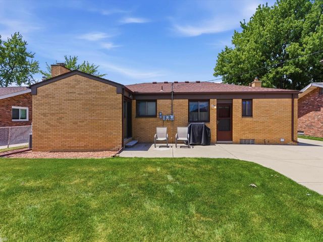 35842 Malibu Drive, Sterling Heights, MI 48312