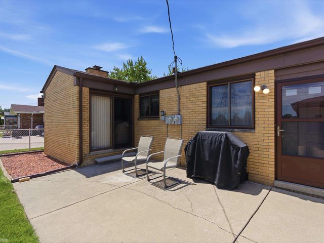 35842 Malibu Drive, Sterling Heights, MI 48312