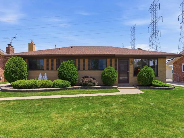 35842 Malibu Drive, Sterling Heights, MI 48312