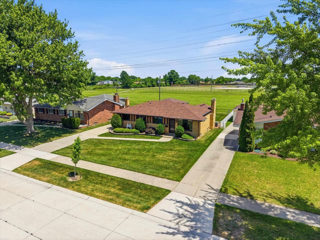 35842 Malibu Drive, Sterling Heights, MI 48312