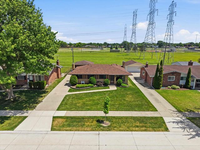 35842 Malibu Drive, Sterling Heights, MI 48312