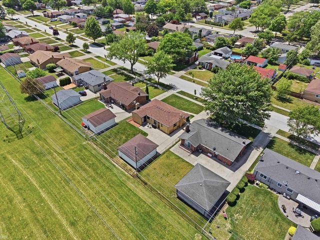 35842 Malibu Drive, Sterling Heights, MI 48312