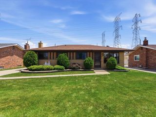 35842 Malibu Drive, Sterling Heights, MI 48312