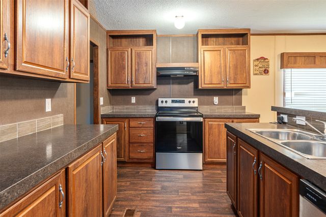 327 Whispering Trail, Gun Barrel City, TX 75156