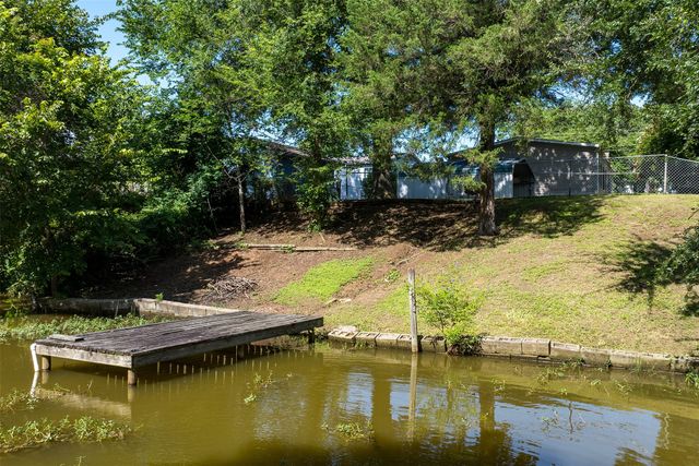 327 Whispering Trail, Gun Barrel City, TX 75156