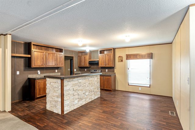 327 Whispering Trail, Gun Barrel City, TX 75156