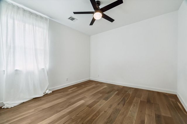 810 E 39th Street, Houston, TX 77022