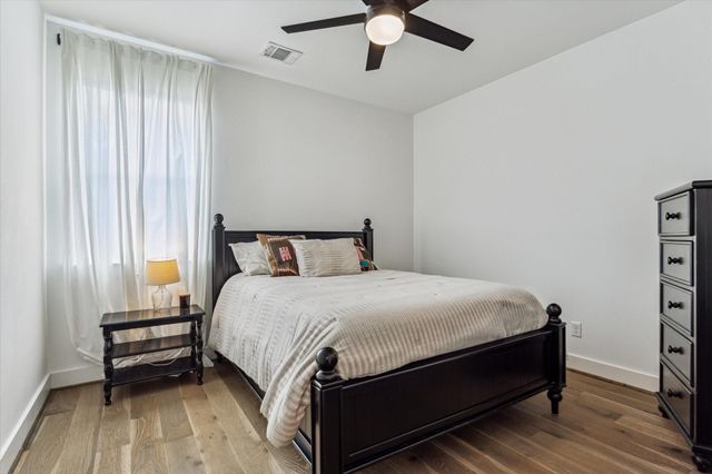 810 E 39th Street, Houston, TX 77022