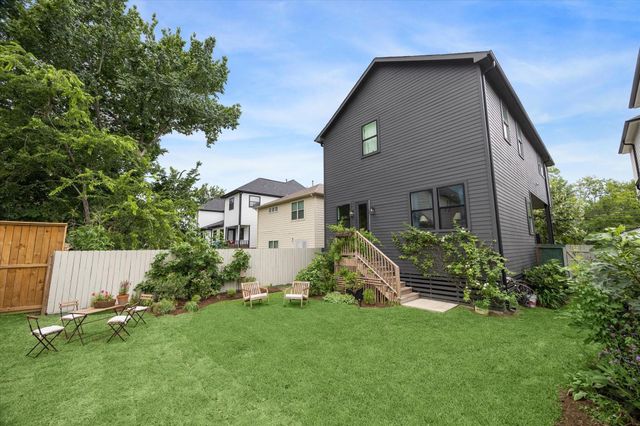 810 E 39th Street, Houston, TX 77022