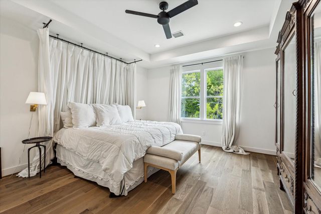 810 E 39th Street, Houston, TX 77022