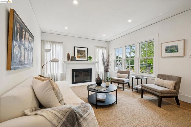 1908 Blake St, Berkeley, CA 94704