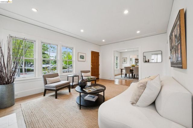 1908 Blake St, Berkeley, CA 94704