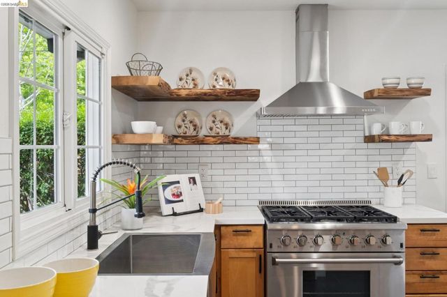 1908 Blake St, Berkeley, CA 94704