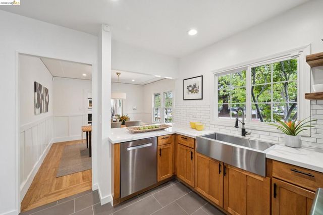 1908 Blake St, Berkeley, CA 94704