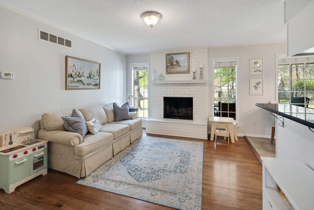 7248 MIMOSA DR, Germantown, TN 38138