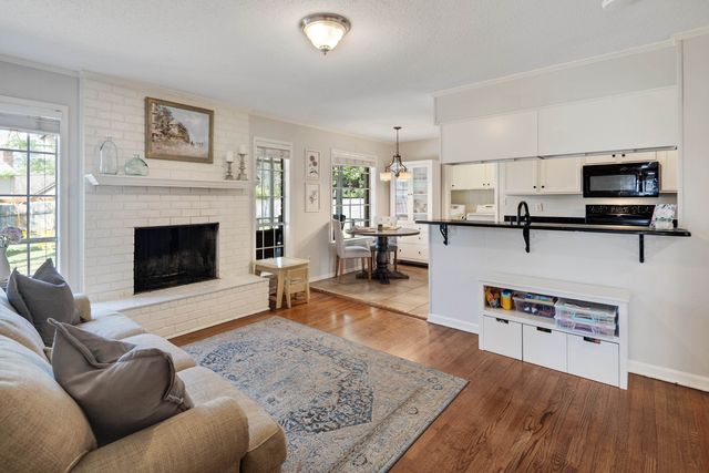 7248 MIMOSA DR, Germantown, TN 38138