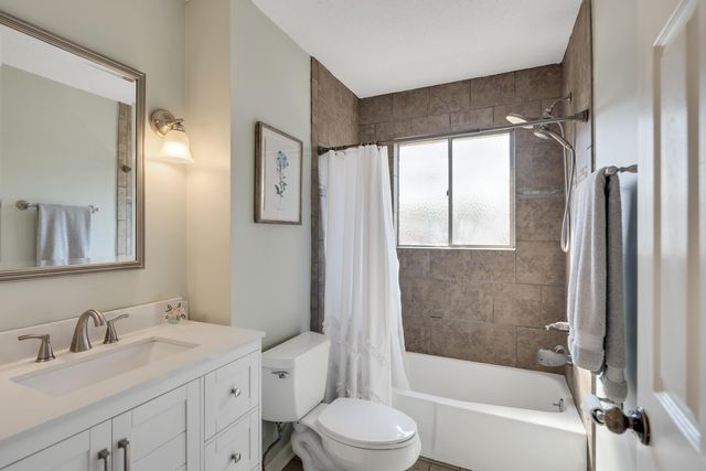 7248 MIMOSA DR, Germantown, TN 38138